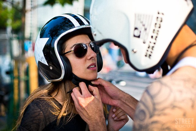 seance engagement moto street focus photography