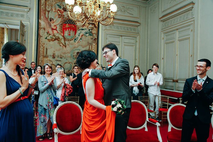 Mariage en rouge / photographe mojo photography / plus de détails sur withalovelikethat.fr