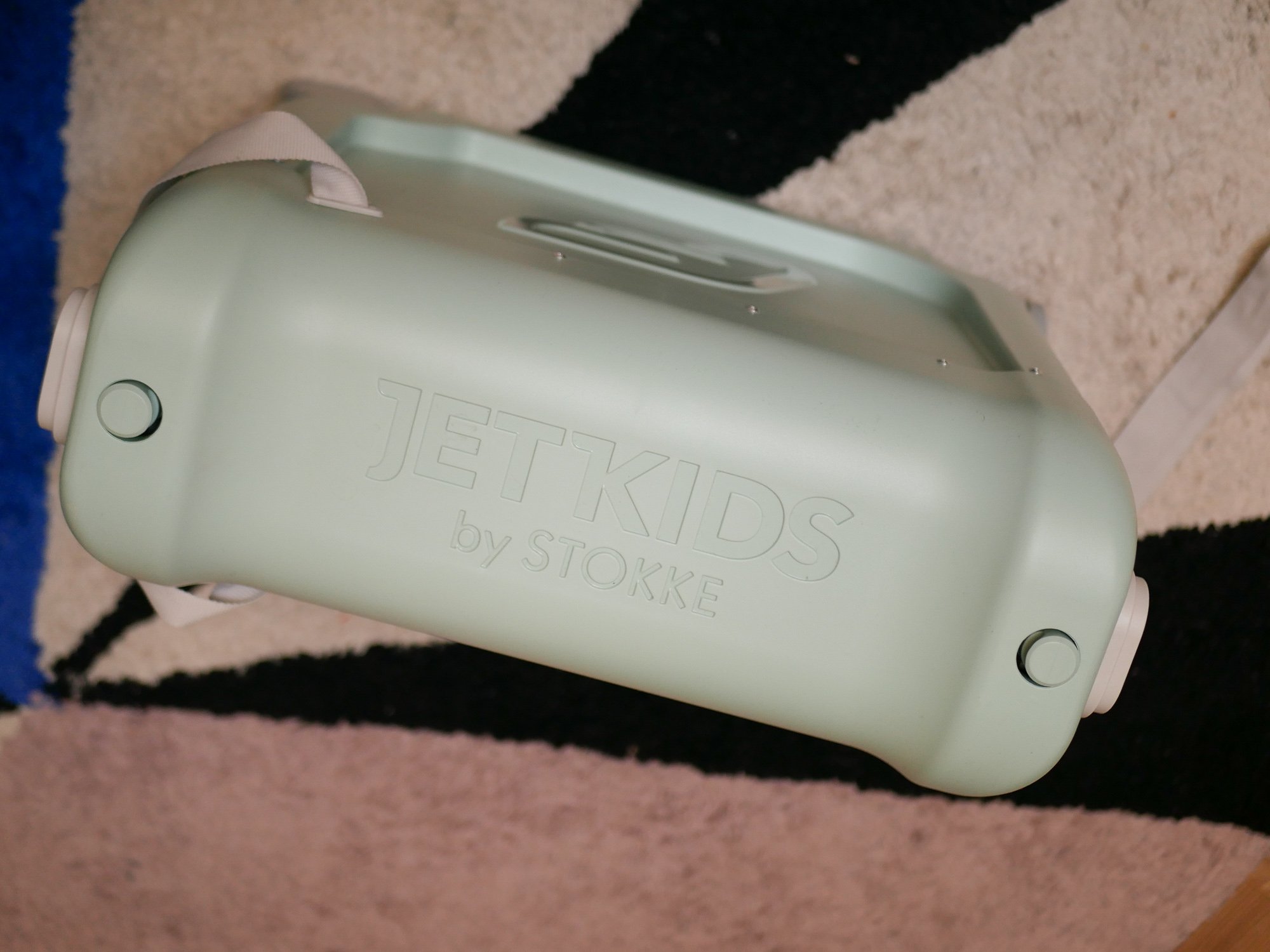 JetKids la valise-lit qui vous facilitera la vie dans l'avion.